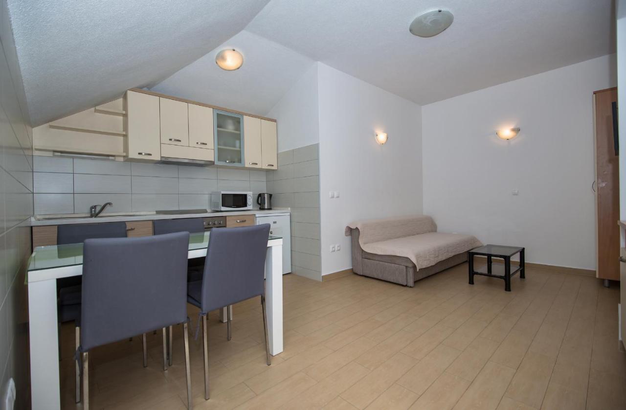 Apartments Beach Apartment *