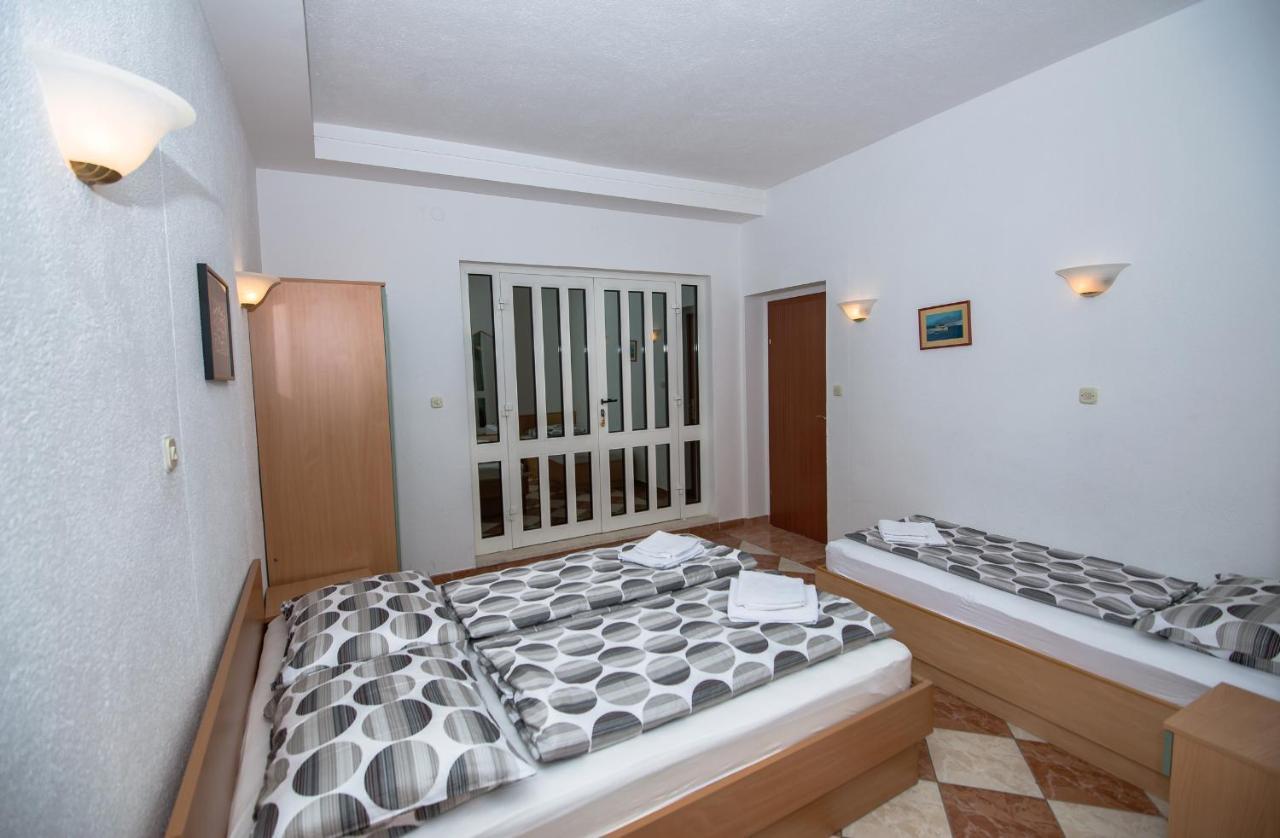 Apartments Beach Apartment Makarska